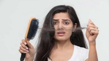 চুল পড়া কমাতে নিয়মিত খাবেন ১৪টি খাবার